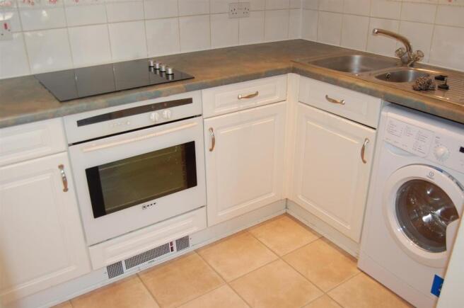 17 Pembroke kitchen1.JPG