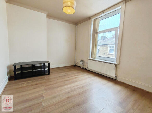 2 bed Terraced to rent Image 4