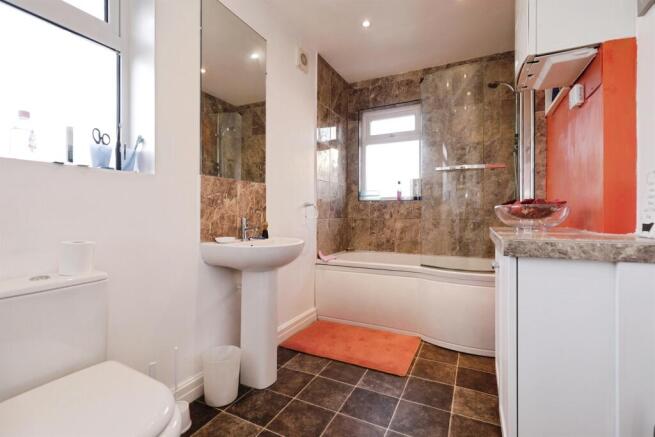4 bed Detached Bungalow for sale Image 6