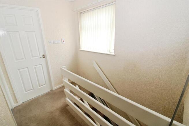 3 bed Semi-Detached for sale Image 9