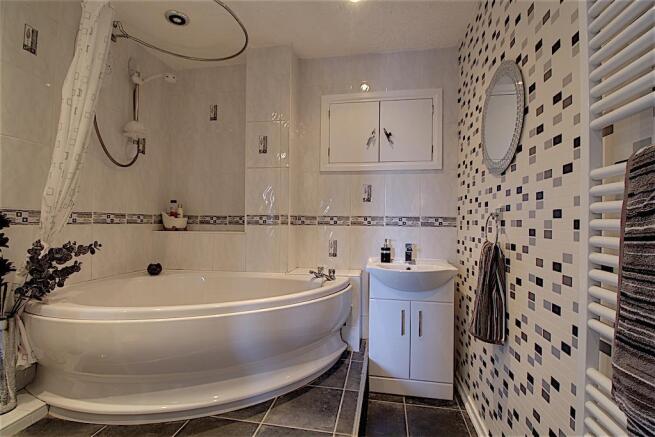 Bathroom (Family Bathroom)