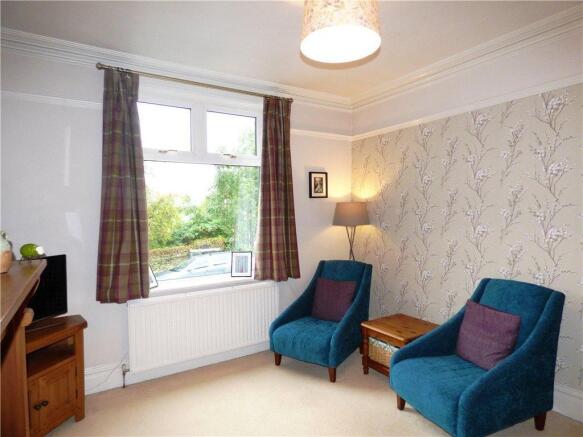 2 bed Terraced to rent Image 5