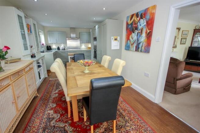 Dining Area.jpg