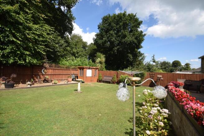 GARDEN - L.JPG