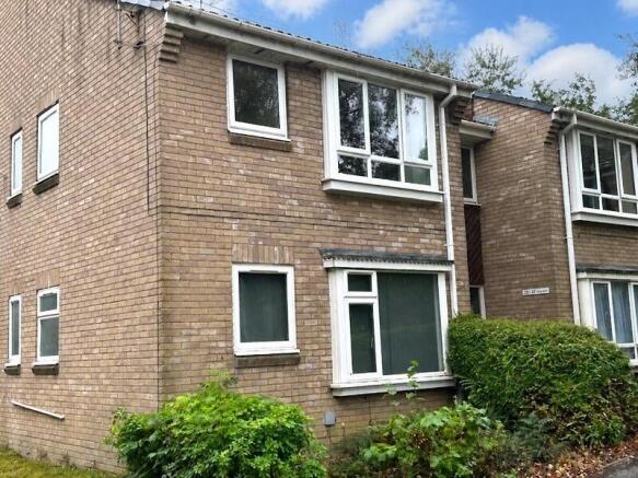 First floor studio flat