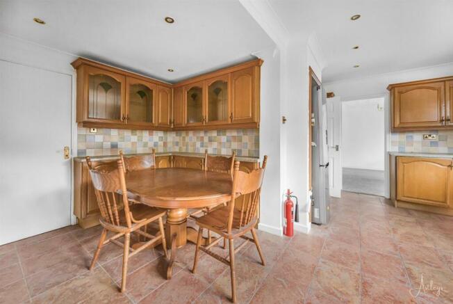 Kitchen/Breakfast Room
