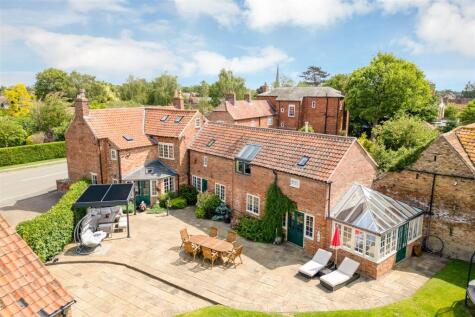 High Street, Bottesford