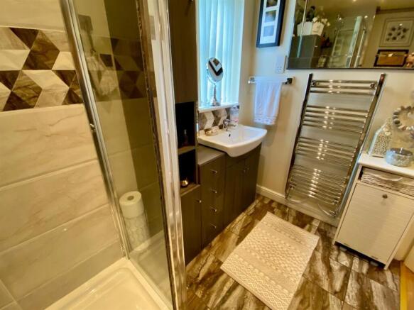 2 bed Apartment for sale Image 10
