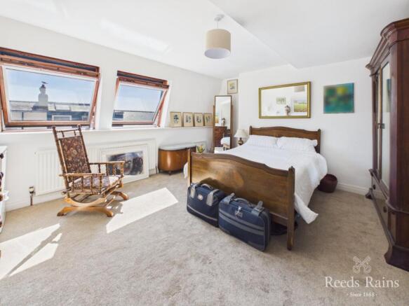 2 bed Apartment for sale Image 5