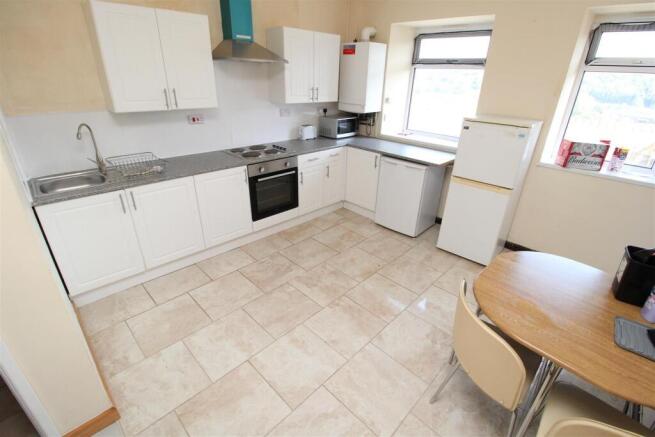 8 Laura Street Kitchen.jpg