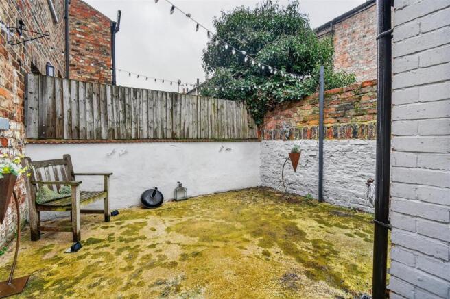 2 bed Terraced for sale Image 12