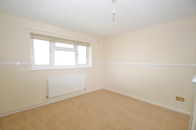 bedroom 2 image 2