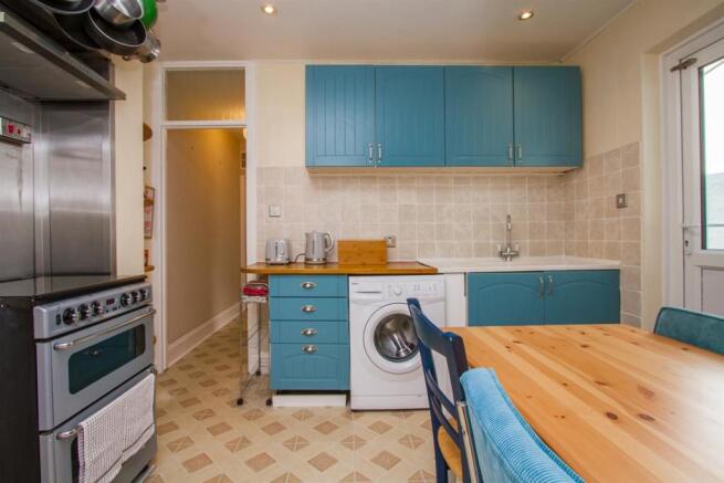 kitchen2.jpg