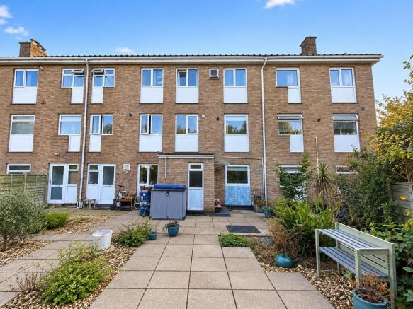 2 Bedroom Maisonette for Sale