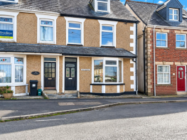Glenview, Parka Road, St. Columb TR9 6GE