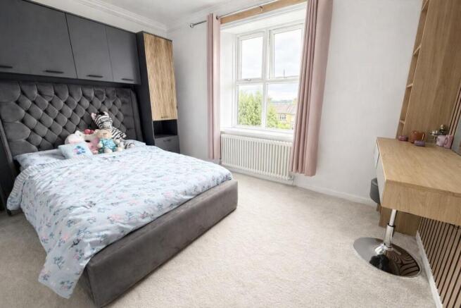 6 bed Semi-Detached for sale Image 9