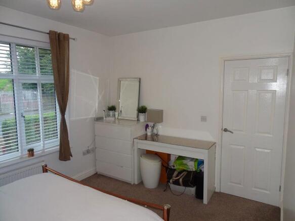 3 bed Semi-Detached to rent Image 9