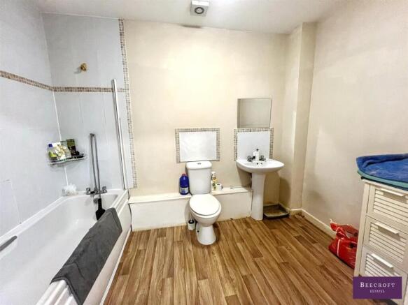 1 bed Flat for sale Image 5