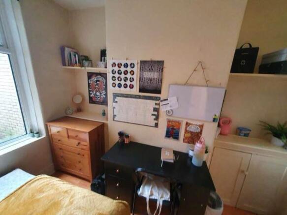 Bedroom 1 - Angle 2