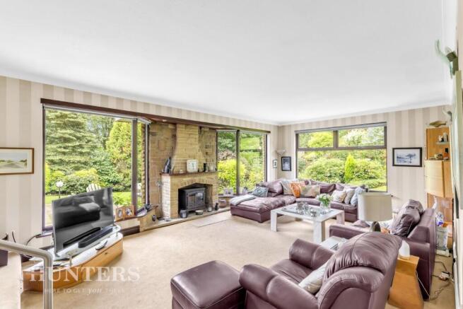 4 bed Detached Bungalow for sale Image 7