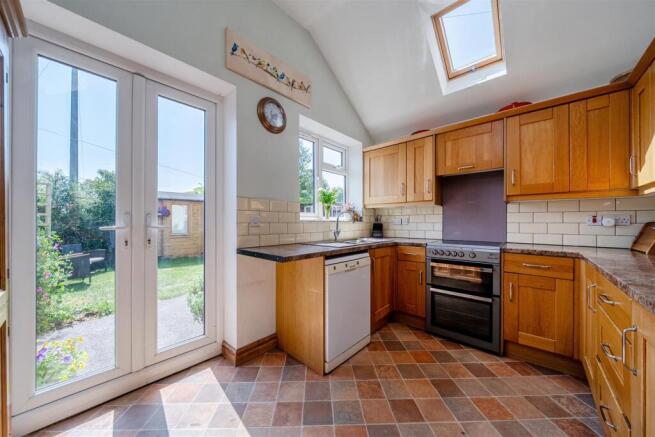 kitchen 2.jpg