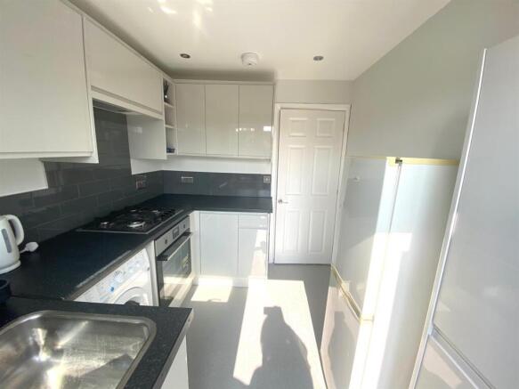 kitchen 2.jpg
