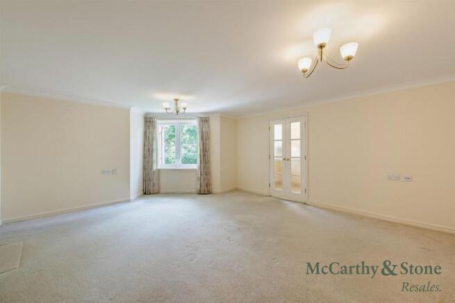 8700032-interior10-800.jpg