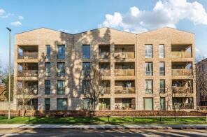 Flat 22, 1 Aldenham Court, Brannigan Way, Edgware HA8 8FY