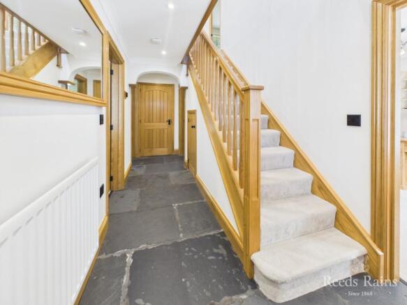 4 bed Detached for sale Image 8