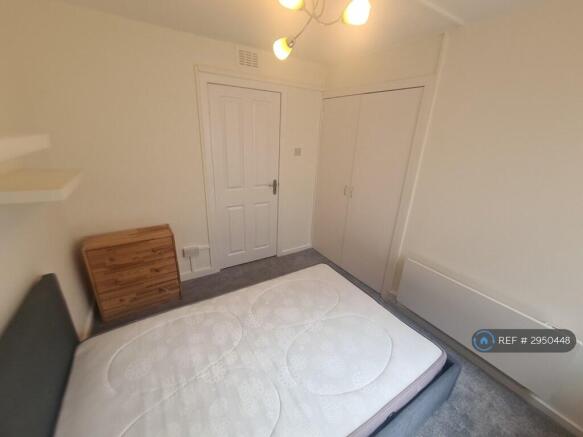 Bedroom 2 Photo 2