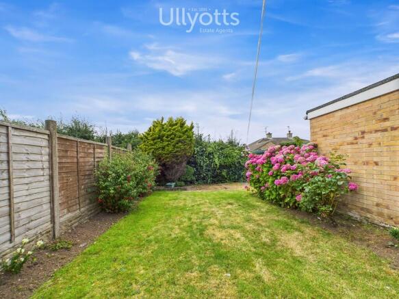 3 bed Semi-Detached to rent Image 11