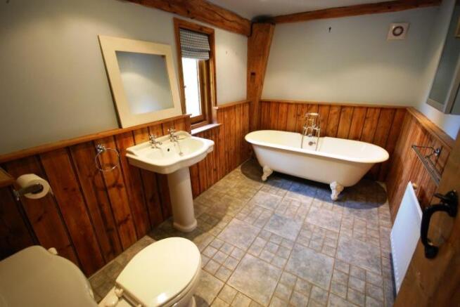 222_bathroom.JPG