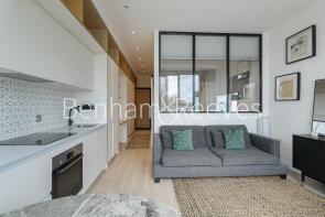 Flat 241, Apt Parkview, Great West Road, Brentford TW8 9GW