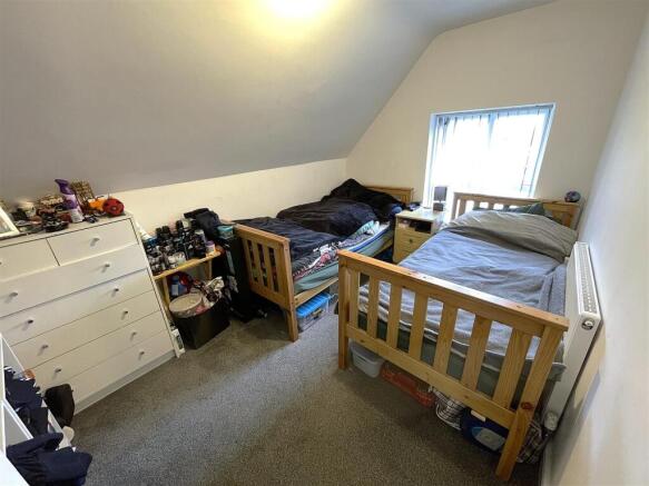 3 bed Terraced for sale Image 11