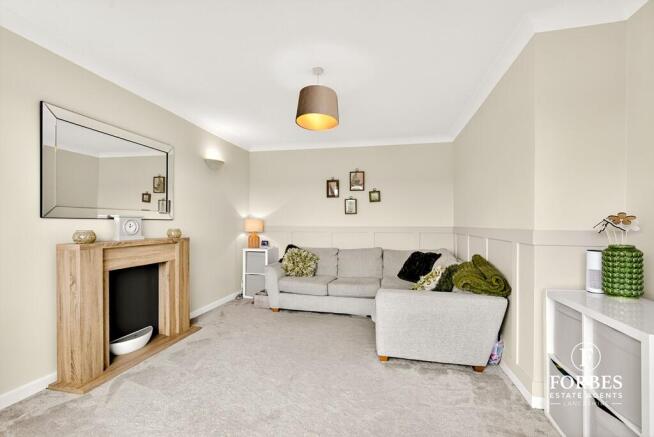 Carlton Avenue, Clayton-le-Woods, PR6 photo 2
