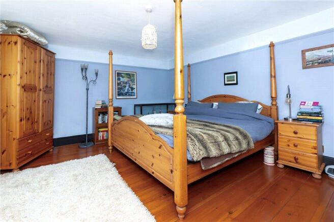 4 bed Detached for sale Image 12