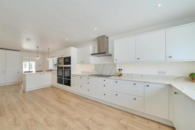 Kitchen/Breakfast Room