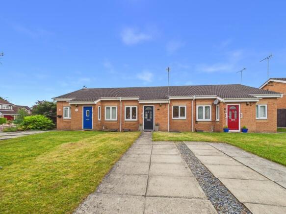 2 bed Terraced Bungalow for sale in pontefract