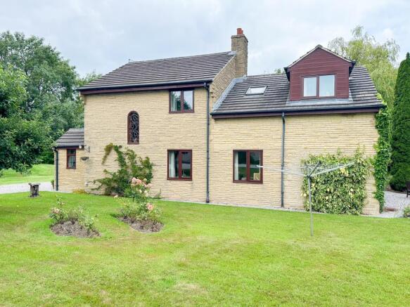 3 bed Detached for sale Image 5