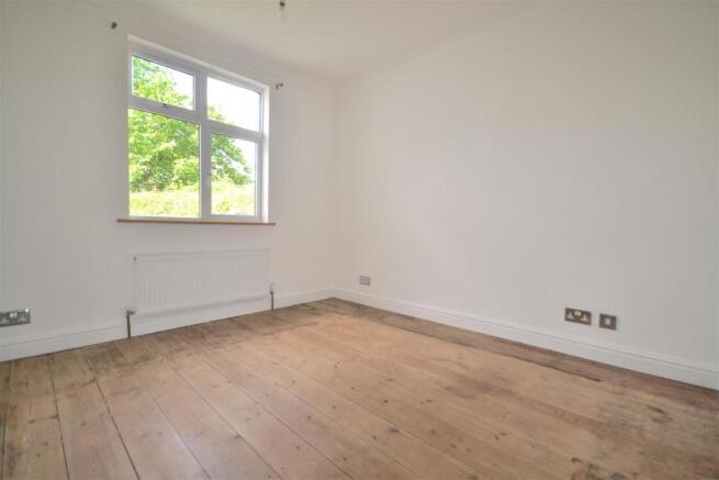 Bedroom 2.JPG