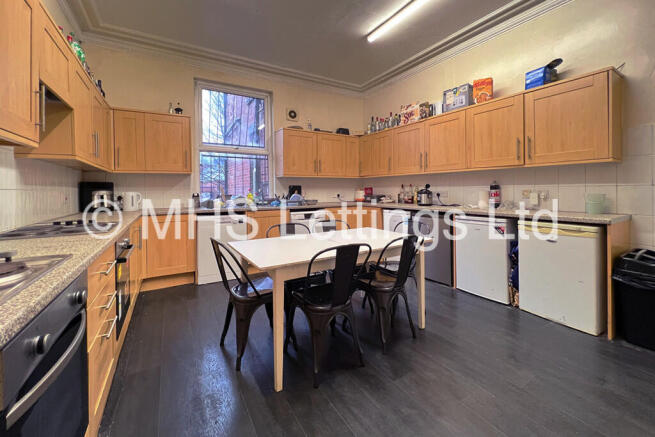 1 bed House Share to rent Image 11