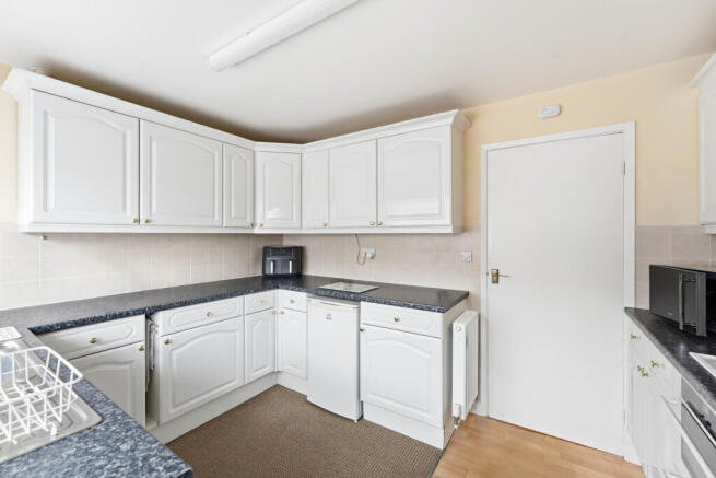 3 bed Bungalow for sale Image 8