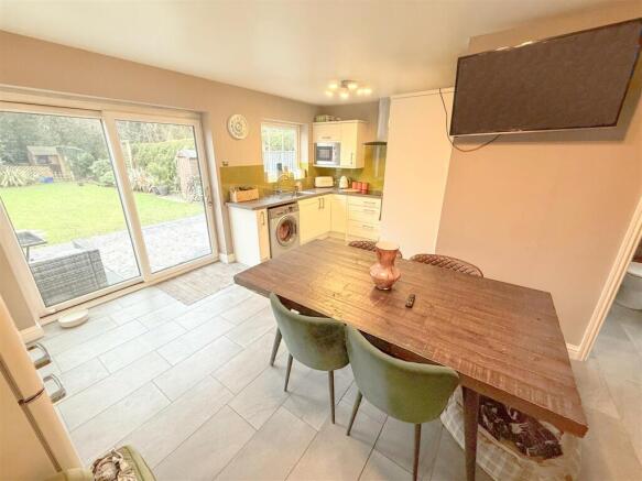 OPEN PLAN LIVING DINING KITCHEN