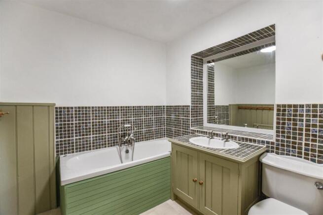 Bathroom.JPG