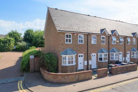 Henry Court, Gordon Road