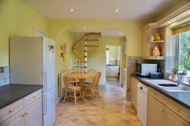 Kitchen Pic 1