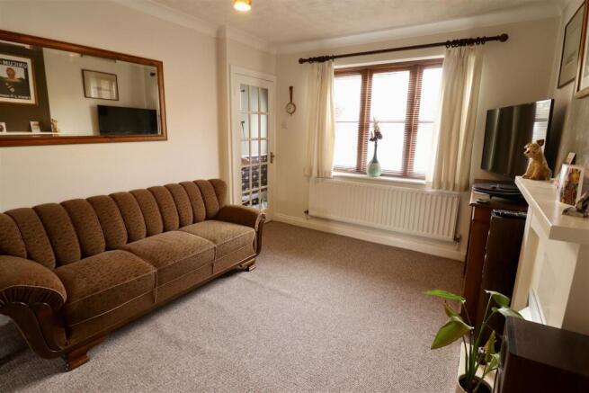 3 bed Semi-Detached for sale Image 12