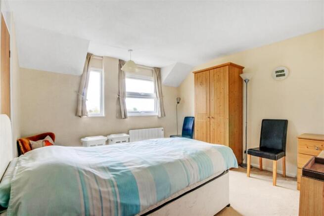 3 bed Terraced for sale Image 6