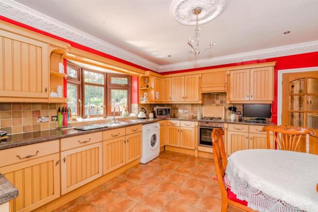 Sanstone Road, Walsall, WS33SF-16.jpg