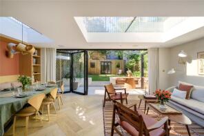 34, Holland Park Avenue, London W11 3QU